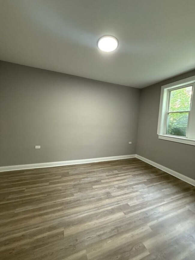Foto del edificio - 7350 N Damen Ave