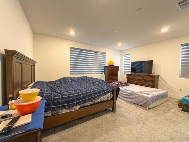 Building Photo - 2665 Luna Ave