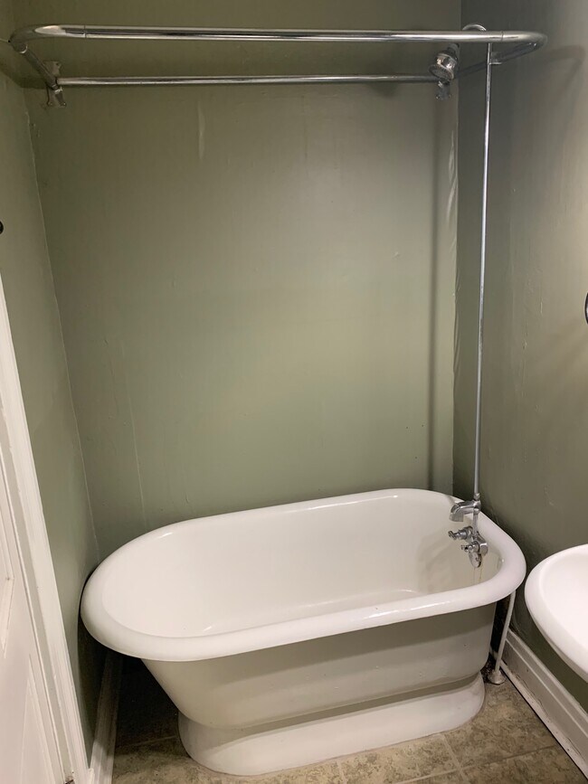 Claw foot tub - 101 W State St