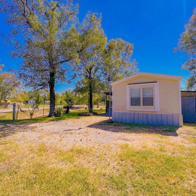 Building Photo - 3 Bedroom Single Family Home in Houston