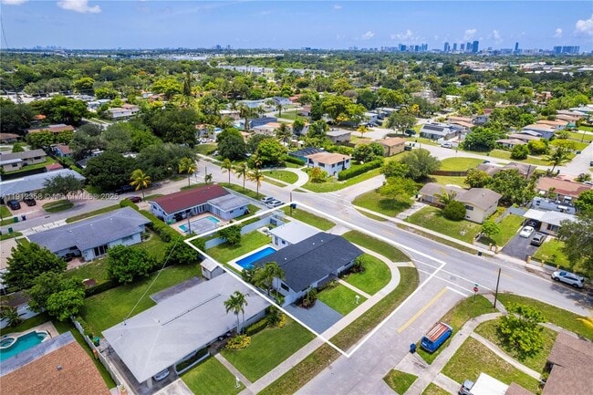 Building Photo - 1181 NE 202nd St