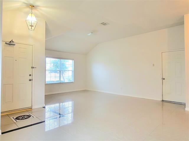 Foto del edificio - 1056 Wood Brook Dr