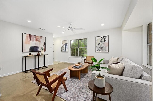 Foto del edificio - 2000 Meadowridge Dr