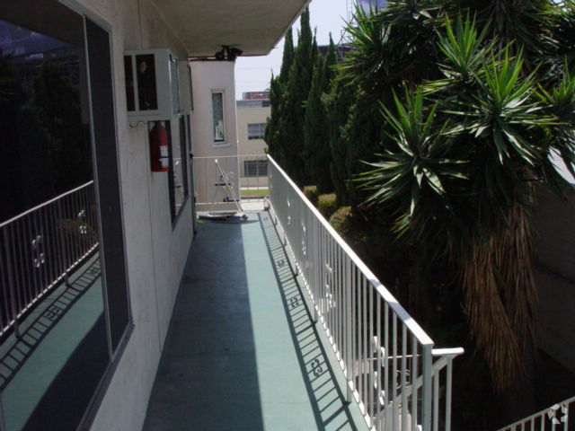 Building Photo - 1211 S Crescent Heights Blvd