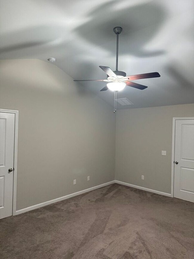 Building Photo - 6027 Villa Ford Ln