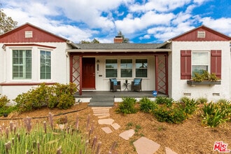 Building Photo - 5732 Vesper Ave