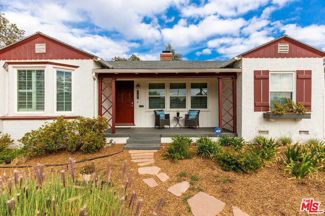 Foto principal - 5732 Vesper Ave