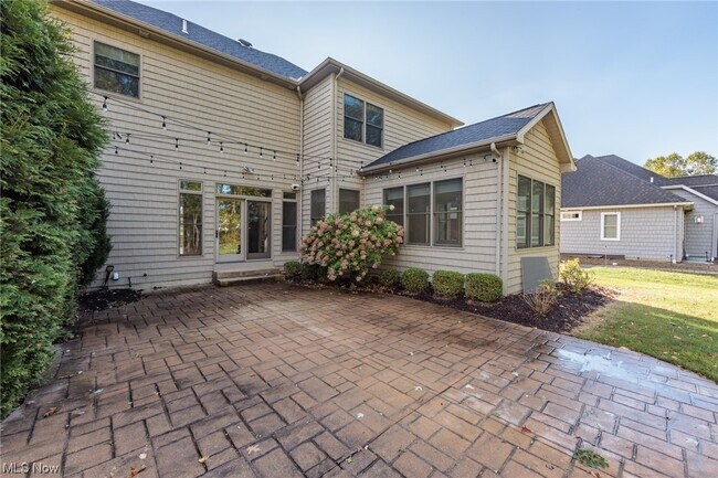 Building Photo - 1744 Bur Oak Dr