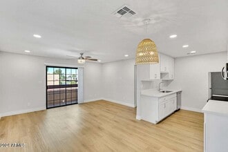 Building Photo - 3131 W Cochise Dr