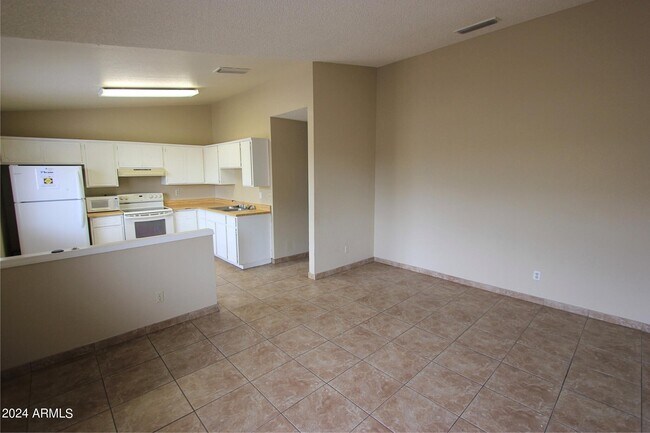 Building Photo - 4722 E Caballero St