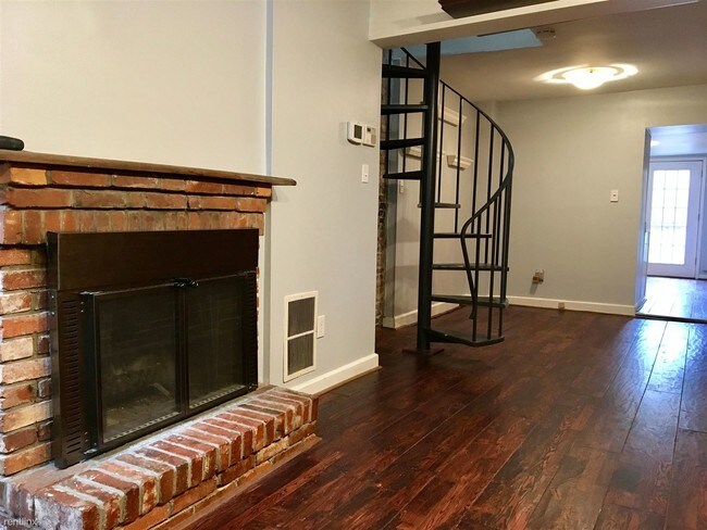 Building Photo - 2 br, 1 bath House - 1010 Patapsco St