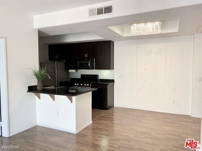 Foto del edificio - 2 br, 2 bath Condo - 4060 Glencoe Ave Apt 305