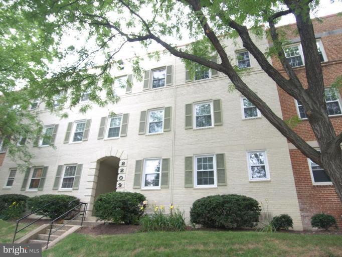 Primary Photo - 2209 Washington Ave
