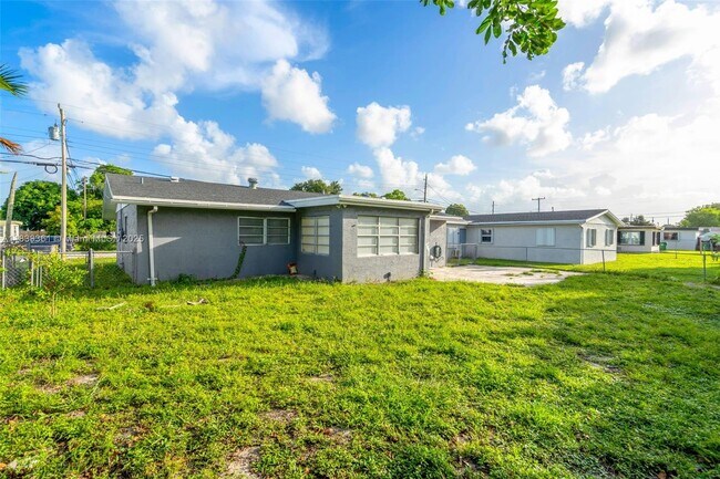 Foto del edificio - 3171 NW 16th St