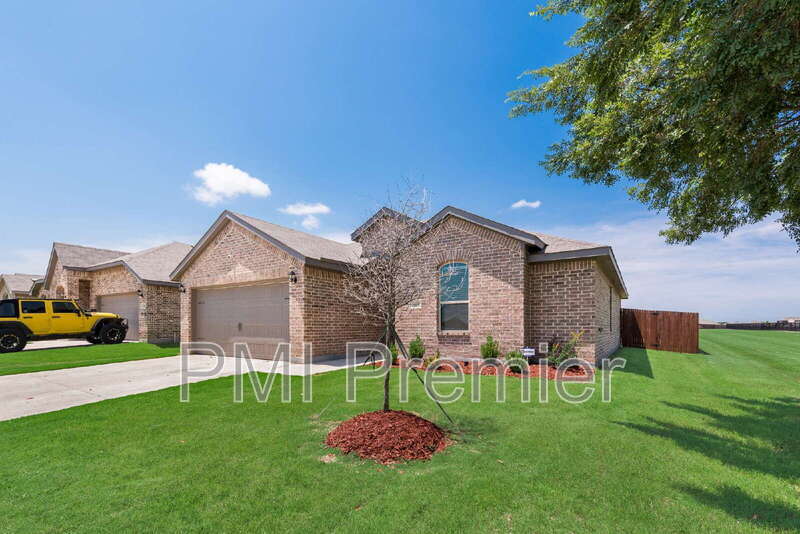 Foto principal - 3360 N Crowley Cleburne Rd