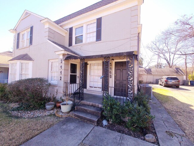 Building Photo - Spacious Lower Greenville Duplex - 3 Bedro...