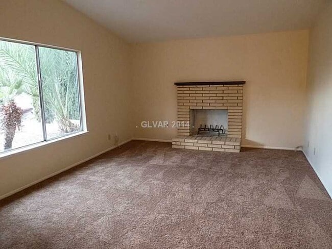 Building Photo - 650 Arrayo Way