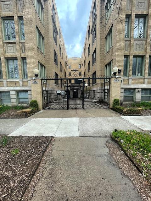 Foto del edificio - 120 Seward St