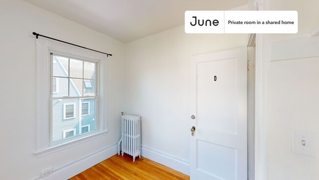 Building Photo - Private bedroom in 5 bed/2 bath Home