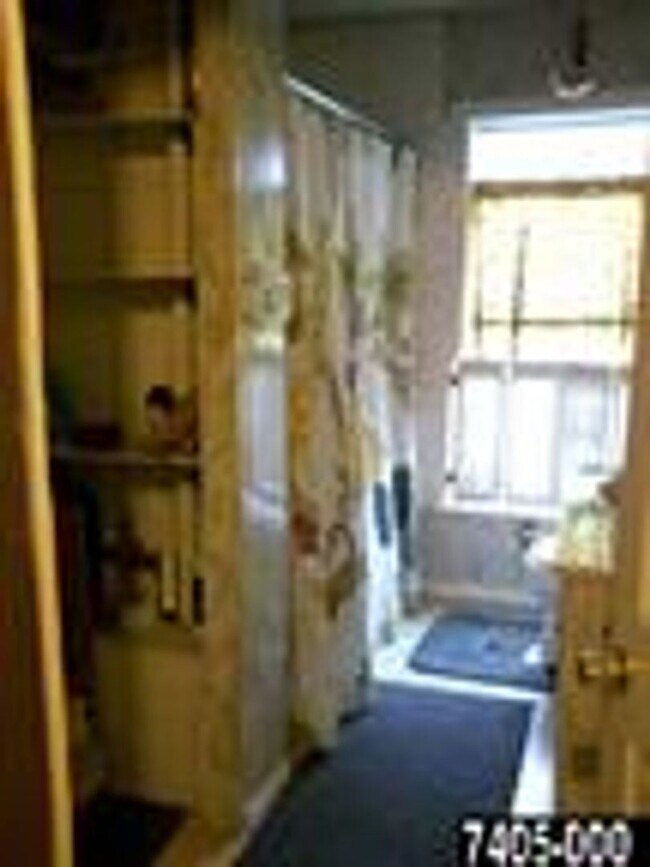 Building Photo - 2 br, 1 bath House - 325 GIRARD AVENUE