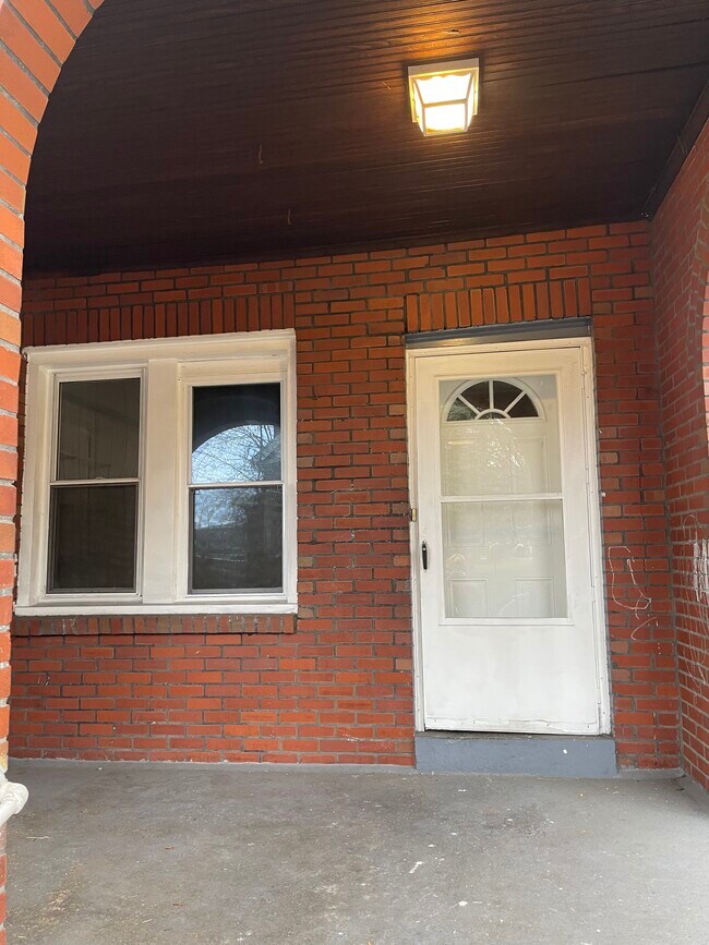 Frente de la casa - 1026 Wallace Ave