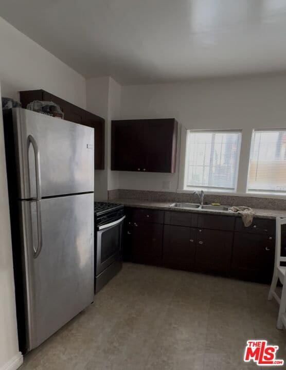 Building Photo - 3119 Van Buren Pl