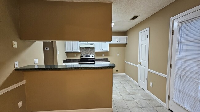 Foto del edificio - 1727 Beaver Trail Dr