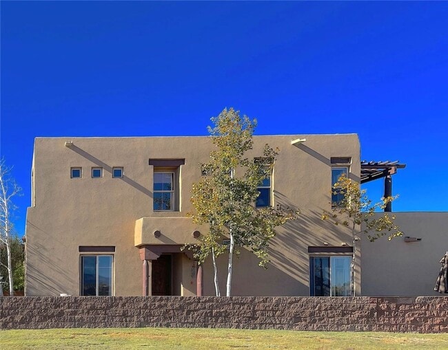 Building Photo - Beautiful Rancho Viejo Townhouse (Emory Pass)