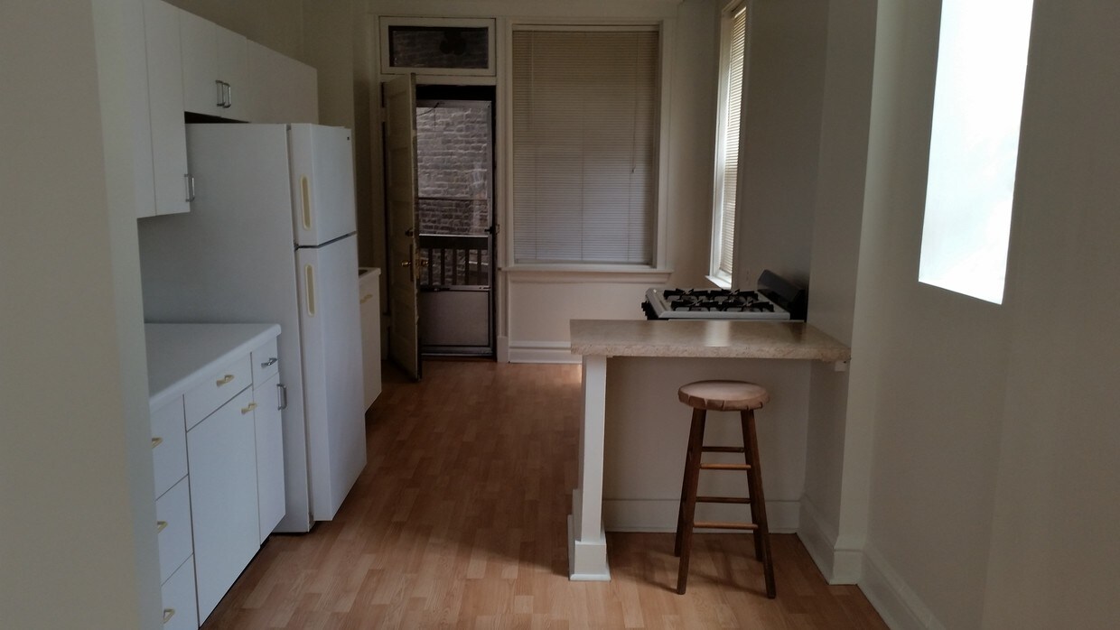 Primary Photo - 2845 N Campbell Ave