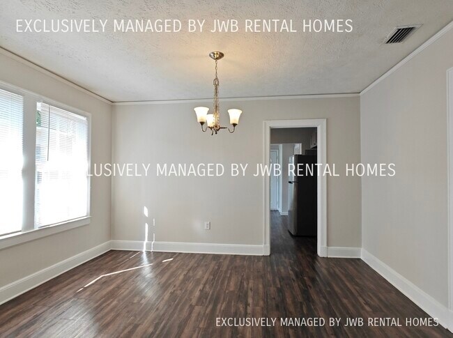 Building Photo - 6724 Elwood Ave