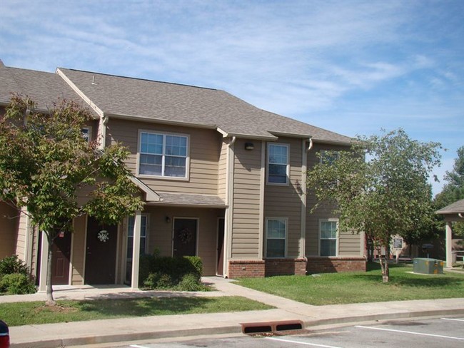 Building Photo - 1018 S Birch St