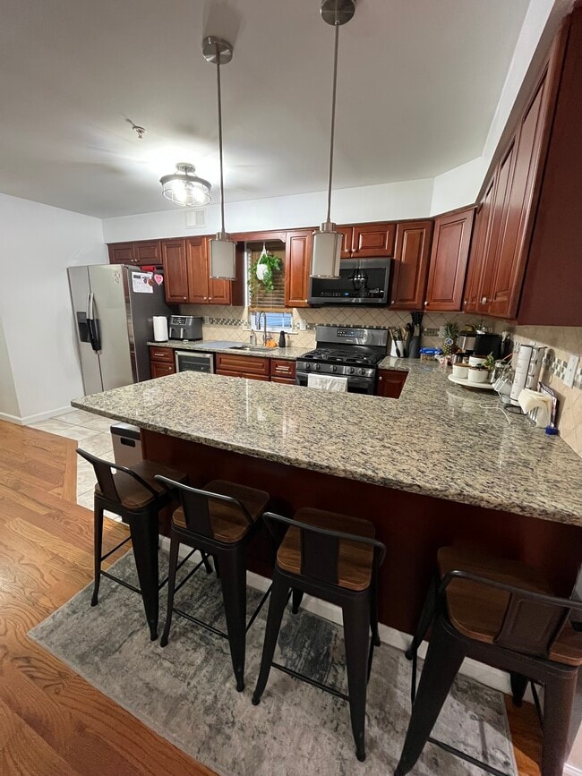 Kitchen - 207 Atlantic St