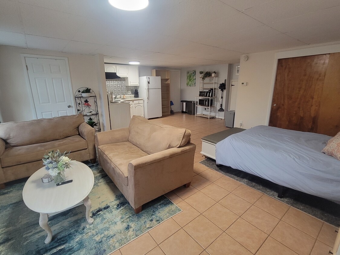 383 East St Unit Studio, Lenox, MA 01240 Apartments in Lenox, MA