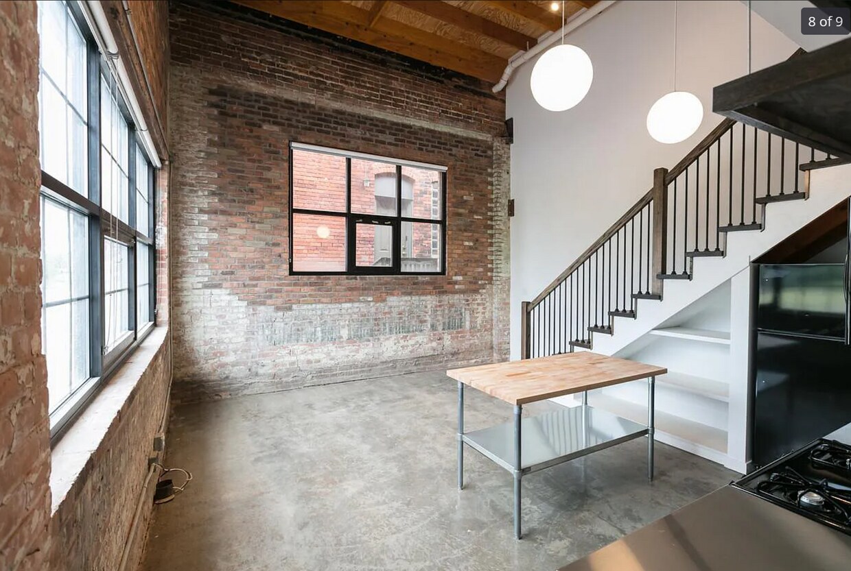 Foto principal - 207 E Baltimore St