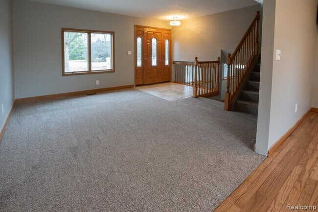 Foto del edificio - 1555 E South Blvd