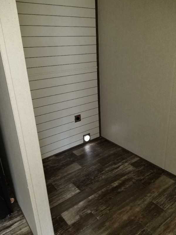Building Photo - 1000 Pine Tree Cir