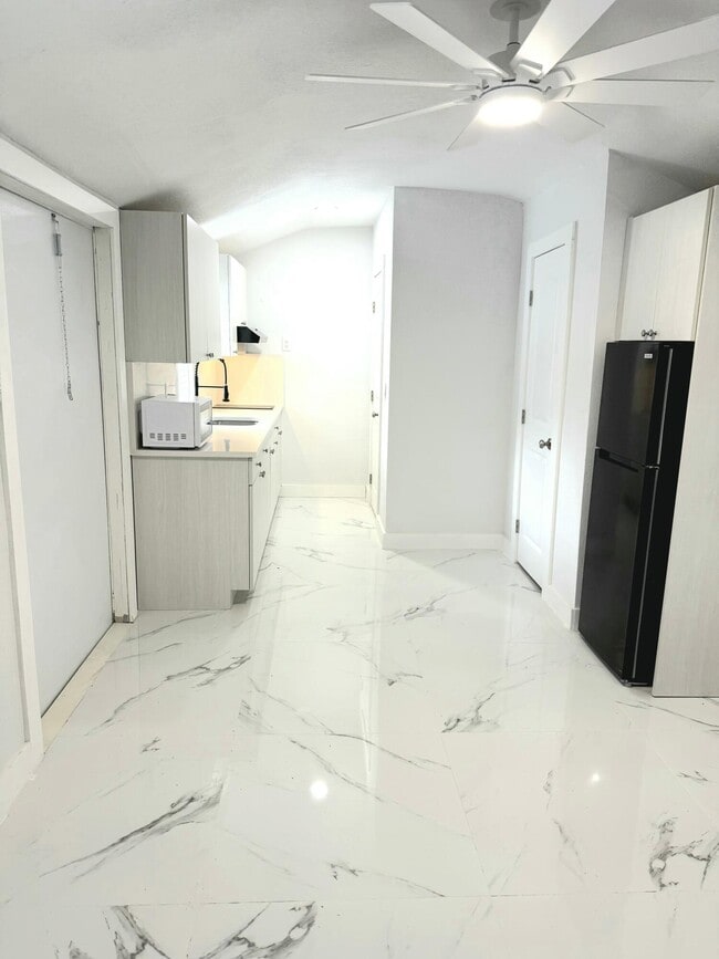 Foto del edificio - 4220 N Browning Dr