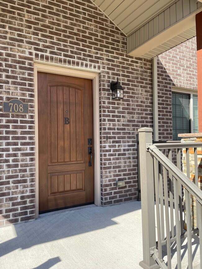Foto del edificio - 708 W 20th St