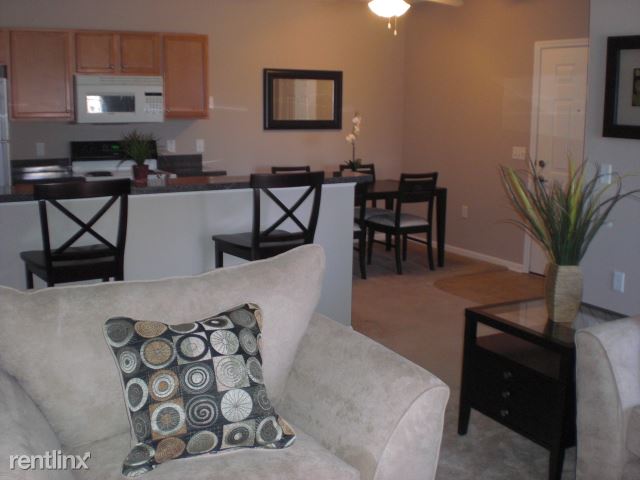 Building Photo - 54 Hunt Club Dr