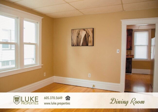 Building Photo - 3 bedroom rental home with historic charm