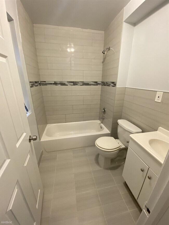 Building Photo - 3 br, 2 bath Duplex - 20 Mission St Unit 1 1