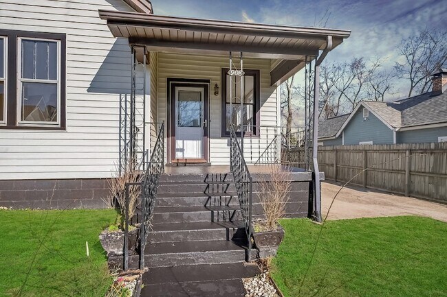 Foto del edificio - 908 Gilmore Ave