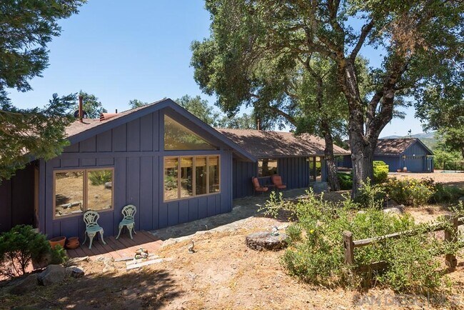 Building Photo - 1546 Oakforest Rd