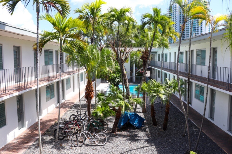 Primary Photo - 3130 SW 27th Ave