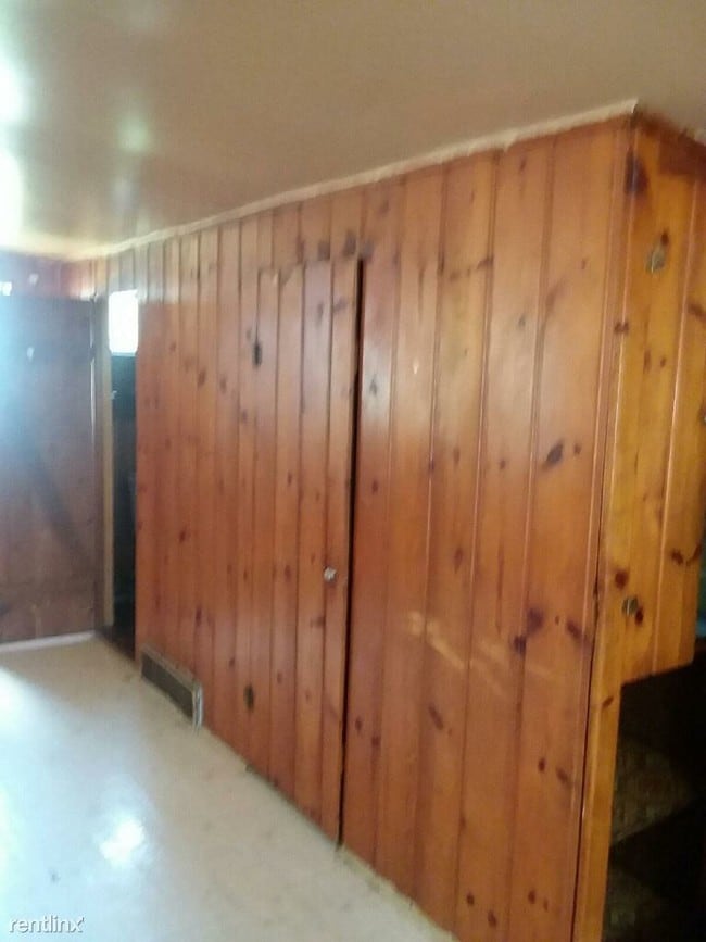 Building Photo - Studio, 1 bath Duplex - G4098 Fenton Rd # 2