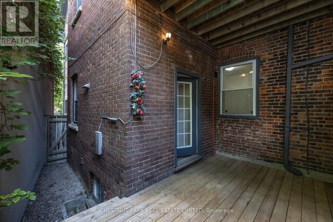 Building Photo - 43 Elm Ave