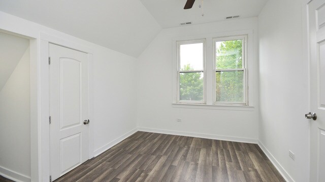 Foto del edificio - 3037 W George St