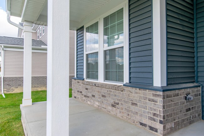 Building Photo - 717 Risdon Trail S