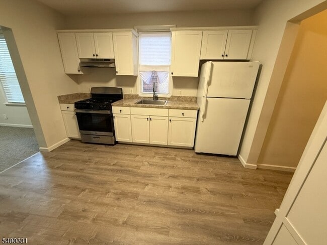 Building Photo - 148 Franklin Ave