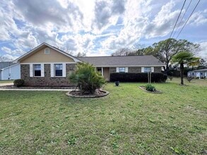 Building Photo - 111 Rainbow Ave